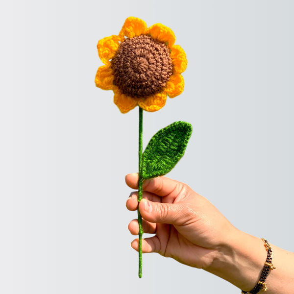 AGANTUK Handcrafted Yellow Woolen Crochet Sunflower. (1, Sunflower Yellow)
