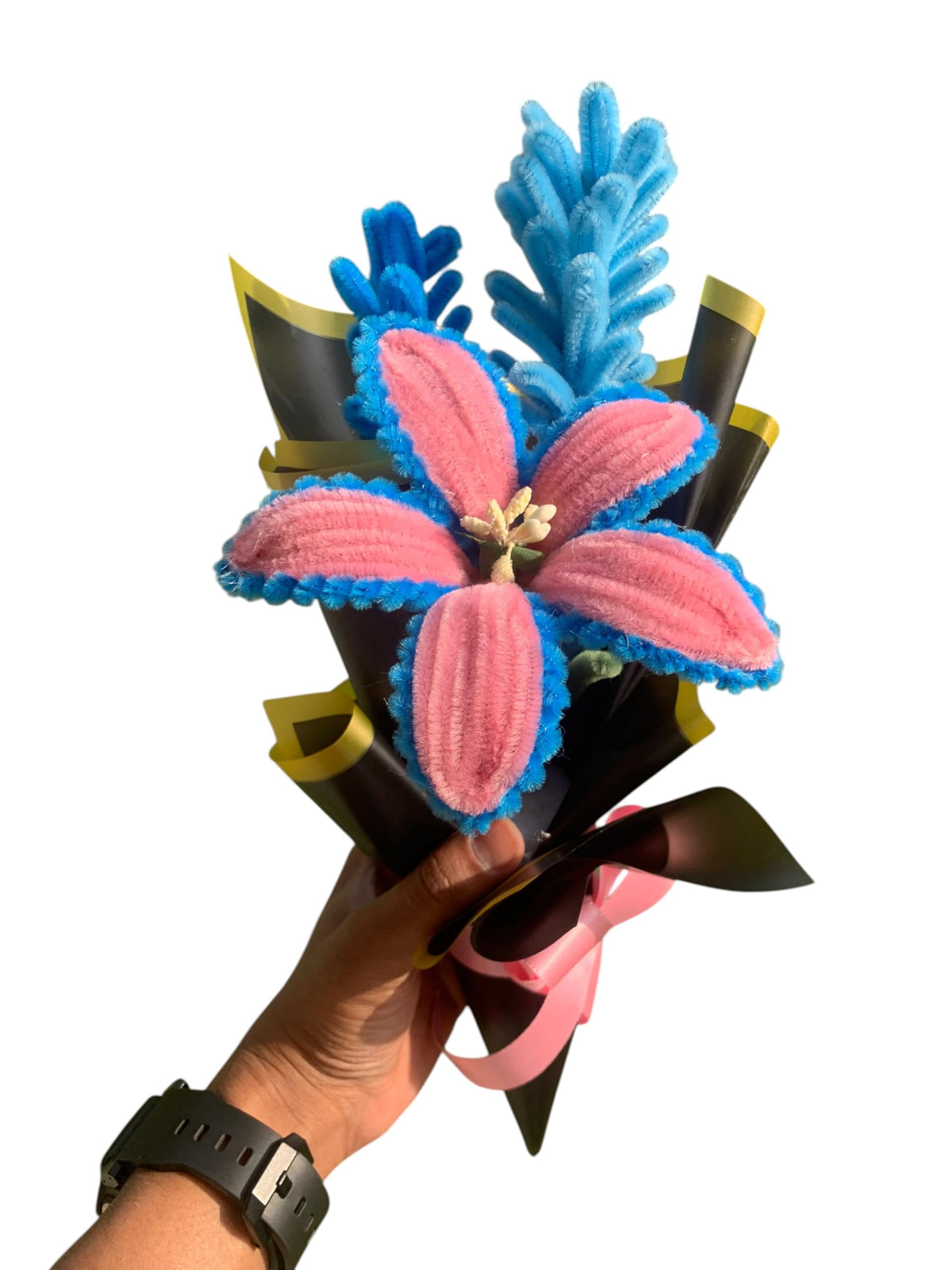 AGANTUK Handmade Crochet Flower Bouquet, Artificial Yarn Flowers, Single Stem, for Gift Giving, Indoor Decor (Lily)